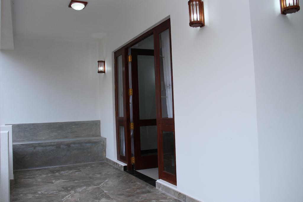 Villa Dineha Хикадува Екстериор снимка