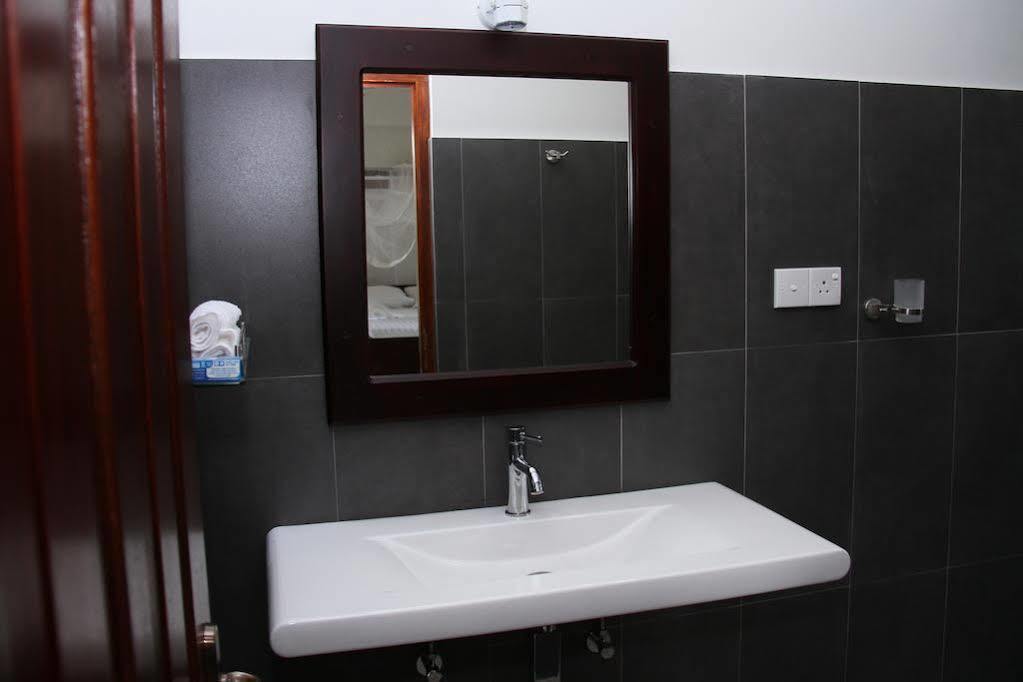 Villa Dineha Хикадува Екстериор снимка