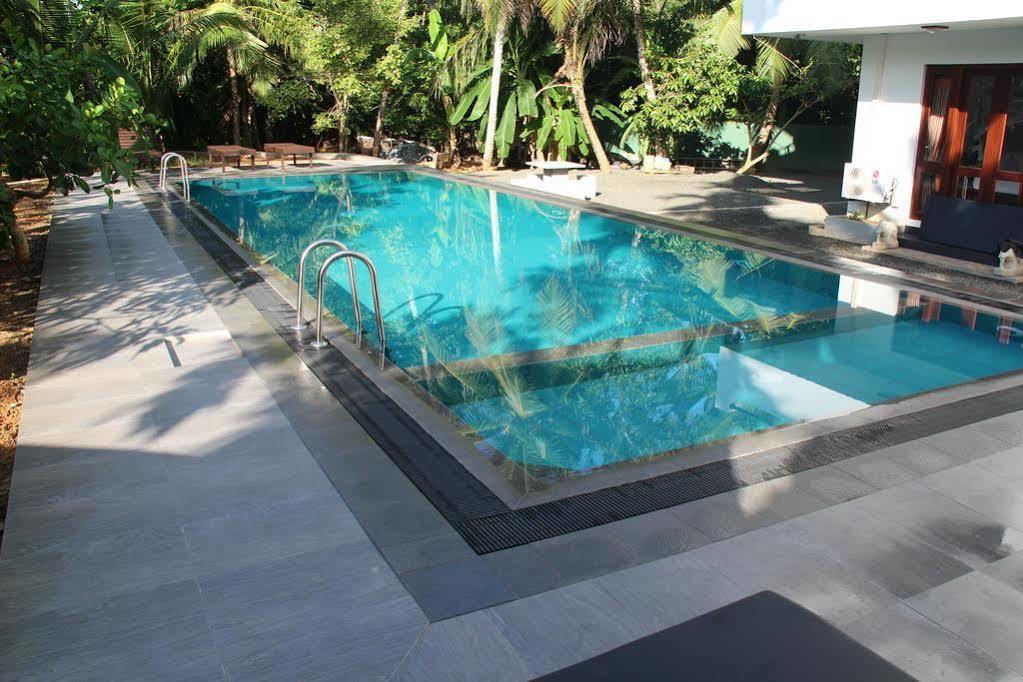 Villa Dineha Хикадува Екстериор снимка
